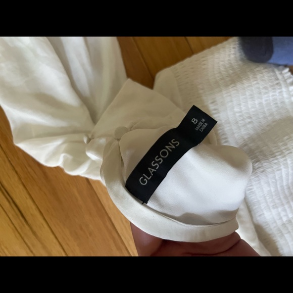 Glassons White Turtleneck Blouse with Front Cutout (size US 6) - Picture 3 of 3